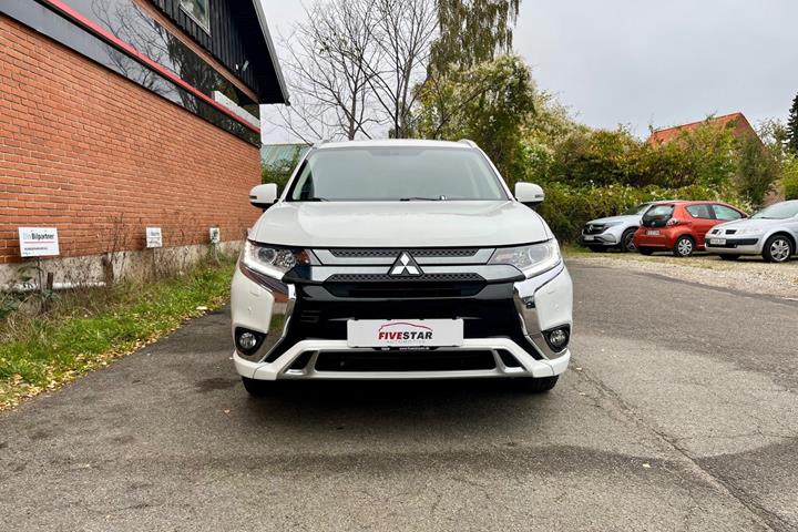 undefined Mitsubishi Outlander fra 2020