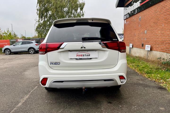 undefined Mitsubishi Outlander fra 2020