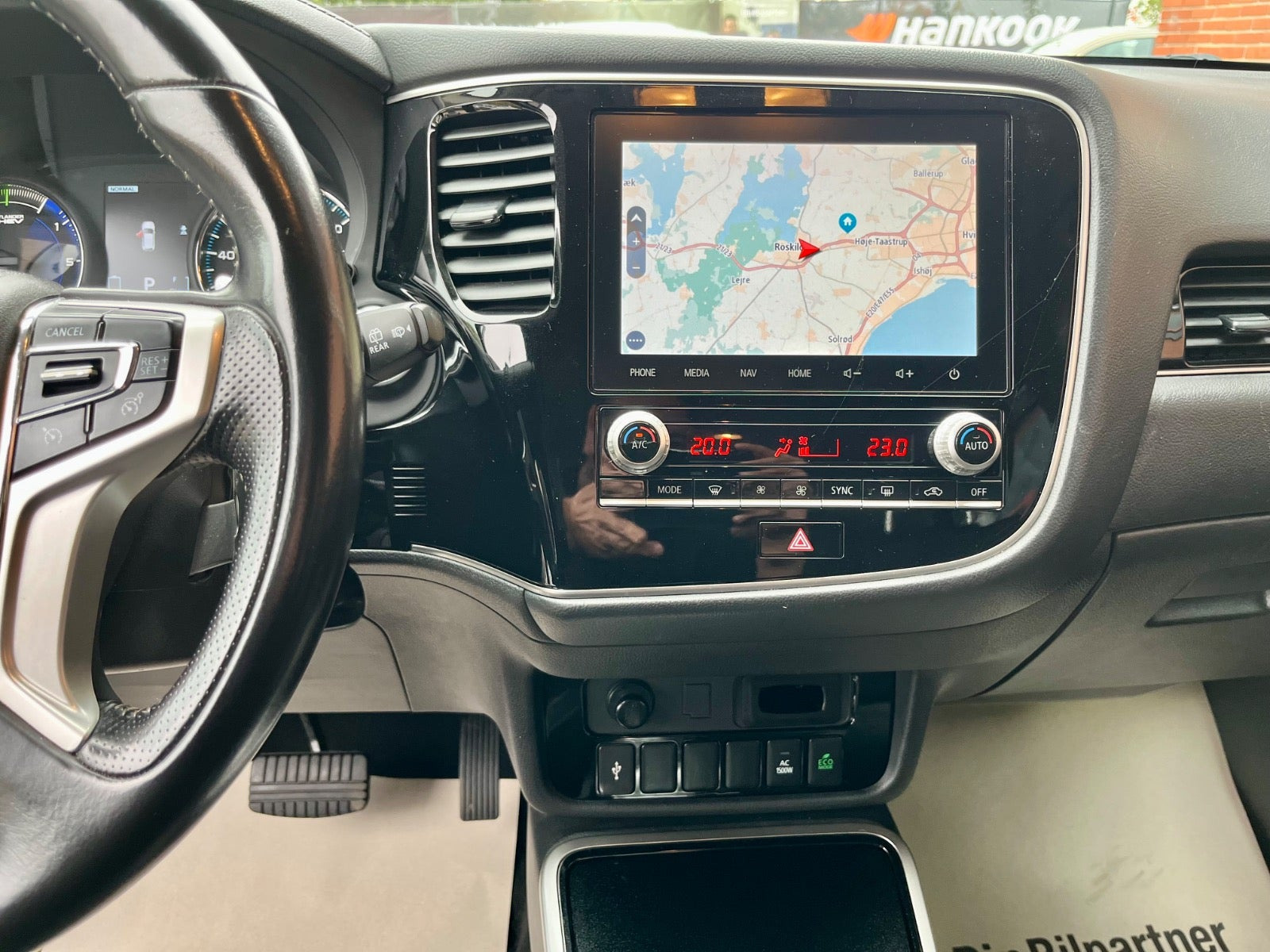 undefined Mitsubishi Outlander fra 2020
