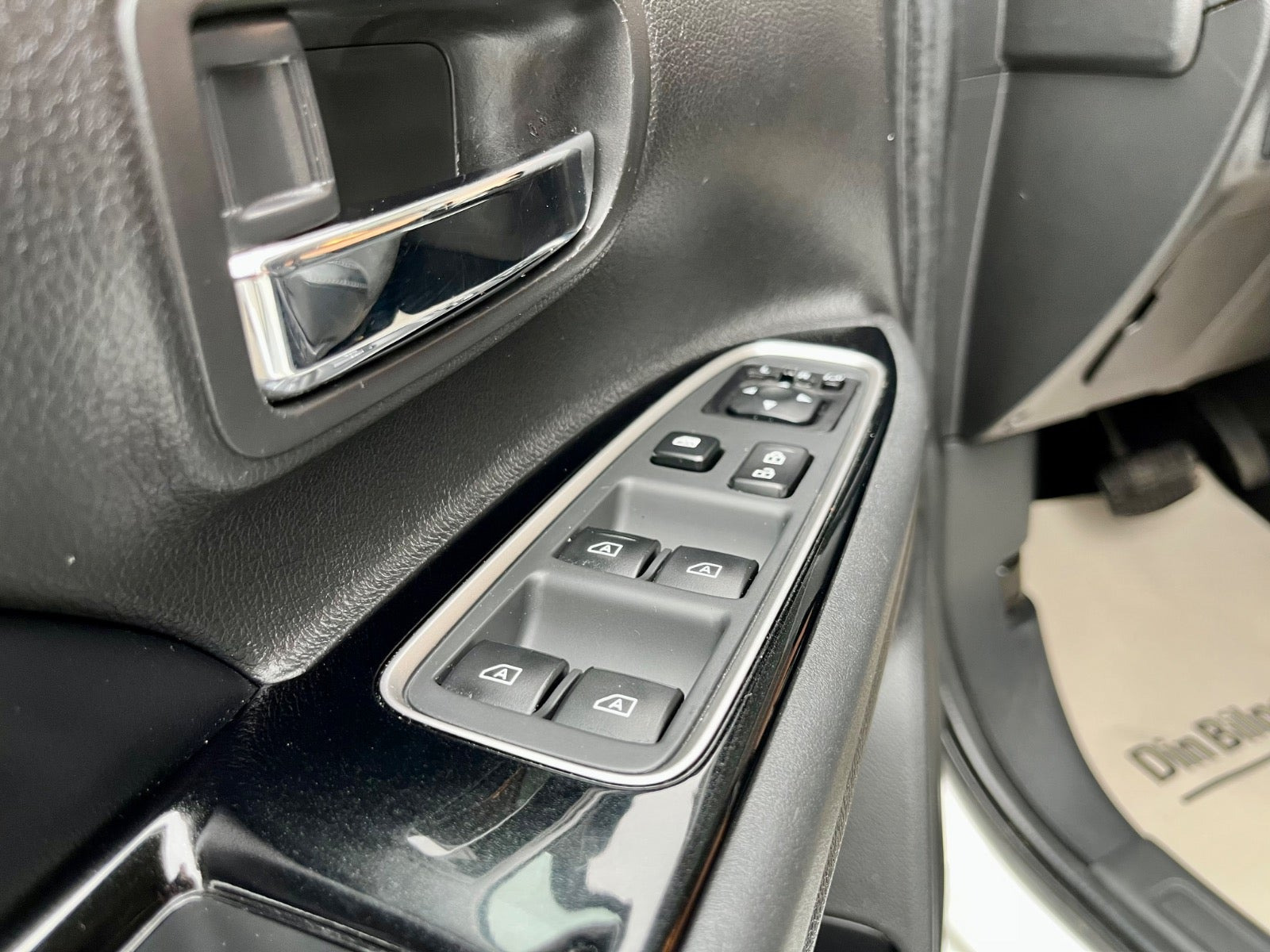undefined Mitsubishi Outlander fra 2020