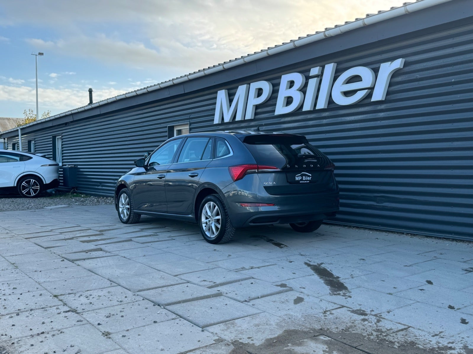 Sort Skoda Scala fra 2020