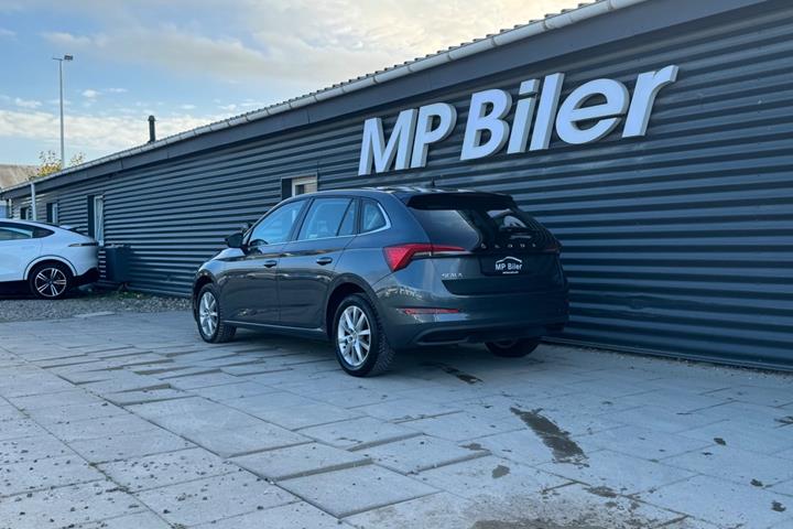 Sort Skoda Scala fra 2020