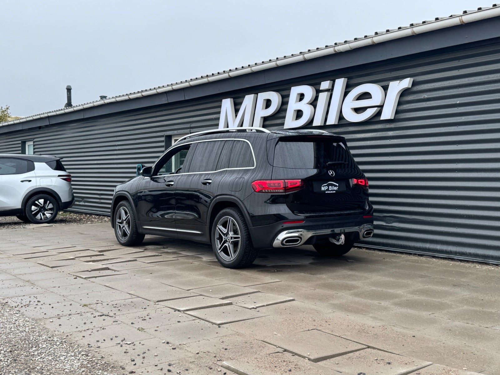Sort Mercedes GLB200 d fra 2021