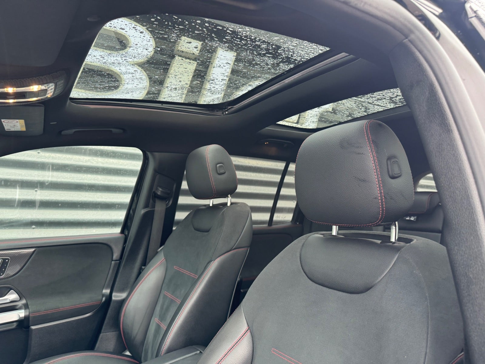 Sort Mercedes GLB200 d fra 2021