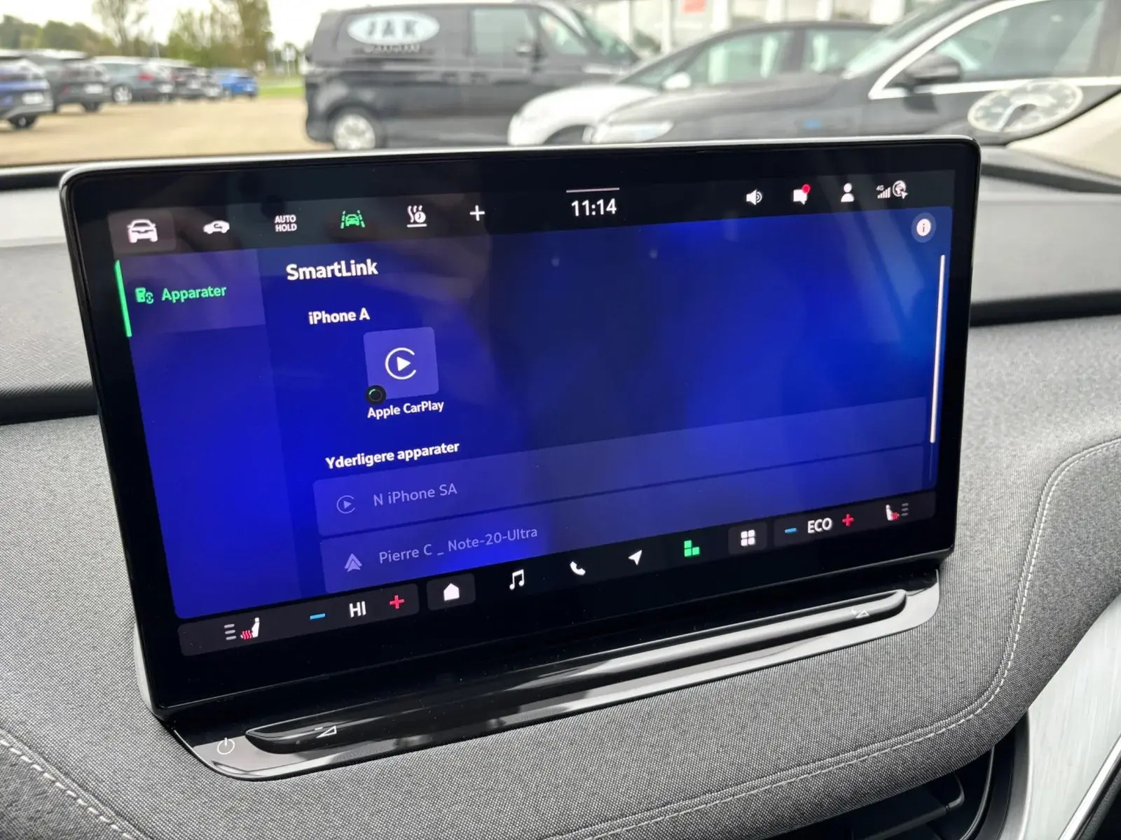 Hvid Skoda Enyaq fra 2025