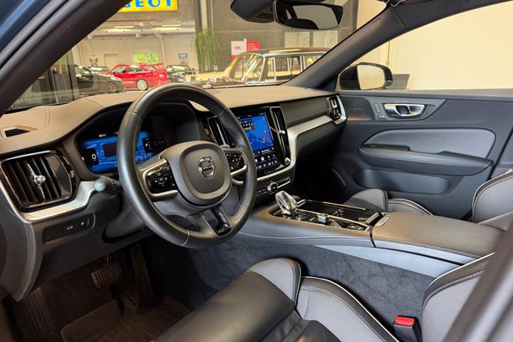 Sort Volvo V60 fra 2023