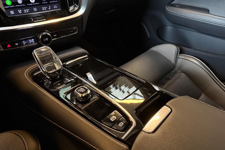 Sort Volvo V60 fra 2023