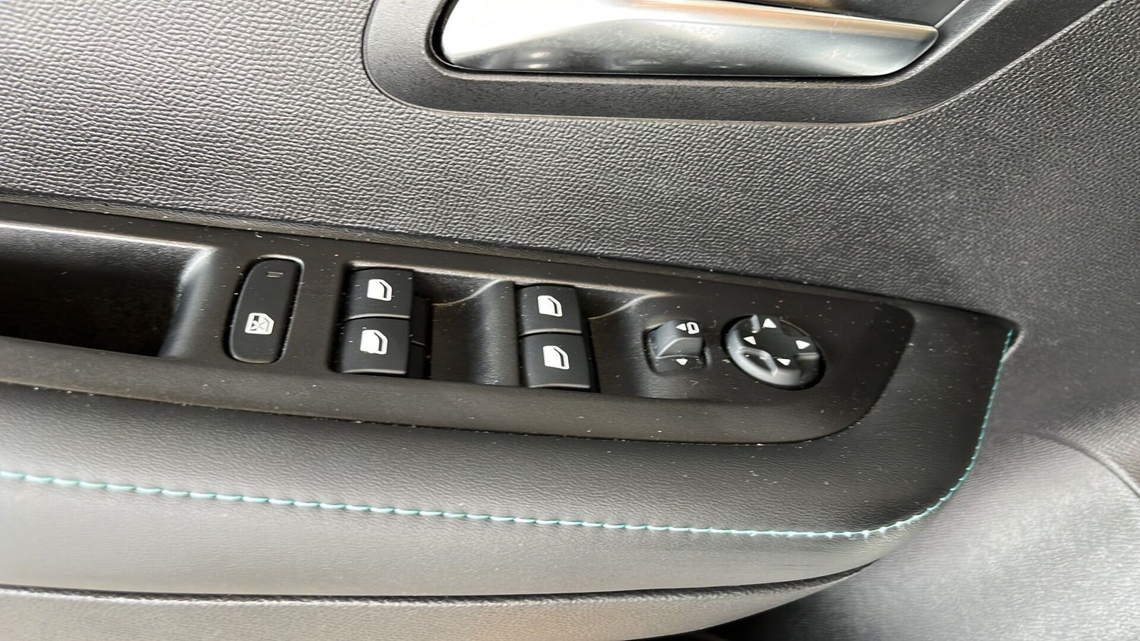 Hvid Peugeot 208 fra 2021