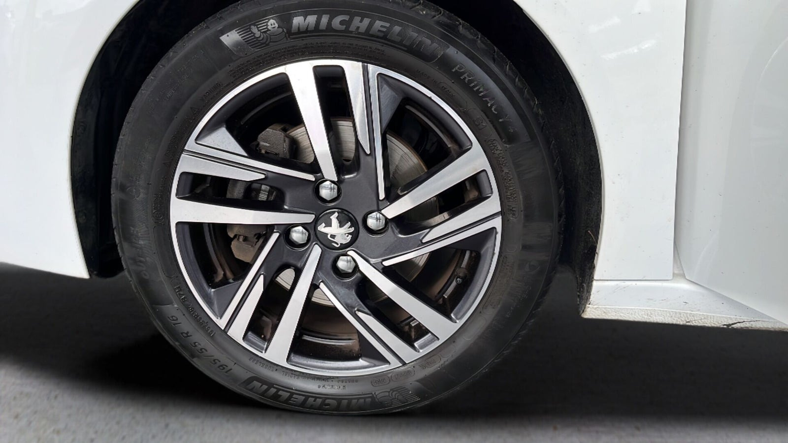 Hvid Peugeot 208 fra 2021