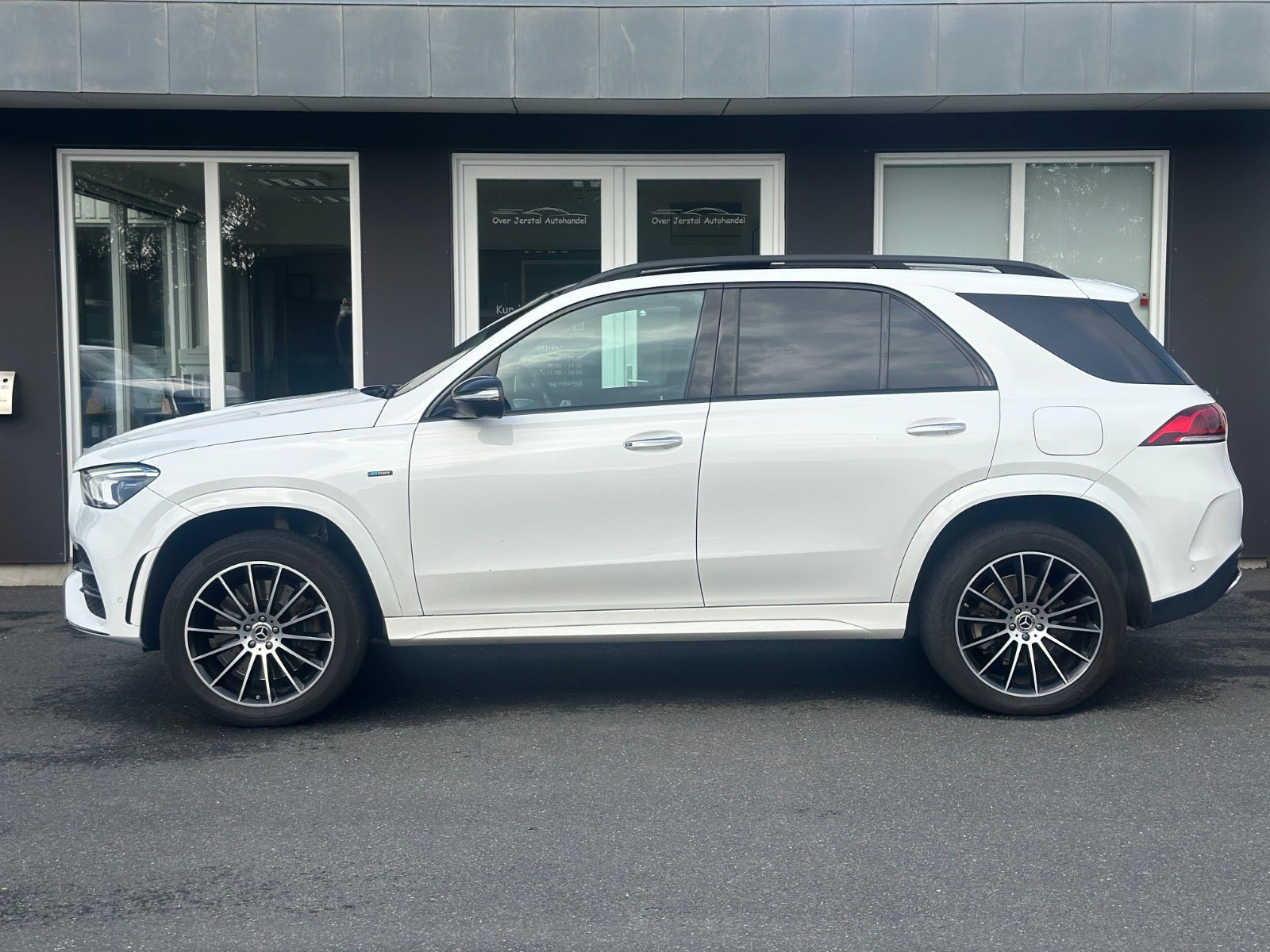 Hvid Mercedes GLE350 de fra 2020