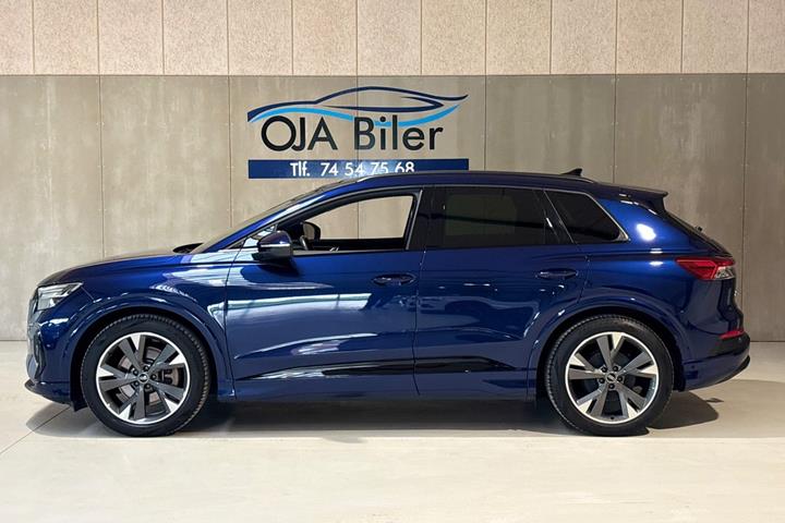 Blå Audi Q4 e-tron fra 2023