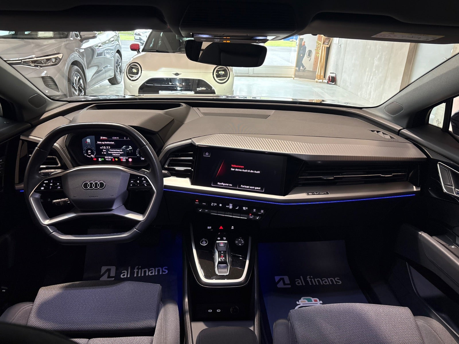 Blå Audi Q4 e-tron fra 2023