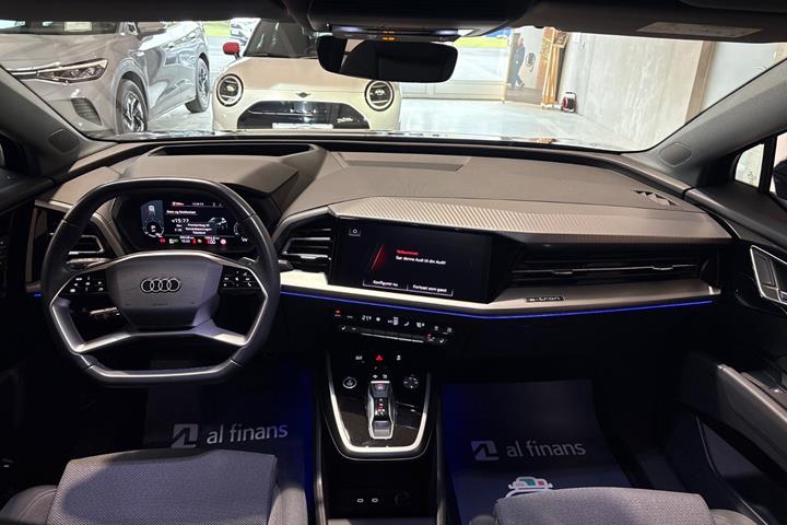 Blå Audi Q4 e-tron fra 2023