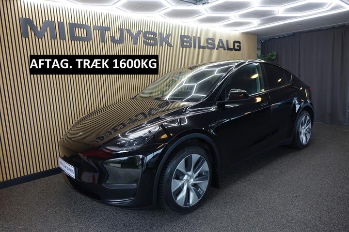 Sort Tesla Model Y fra 2022