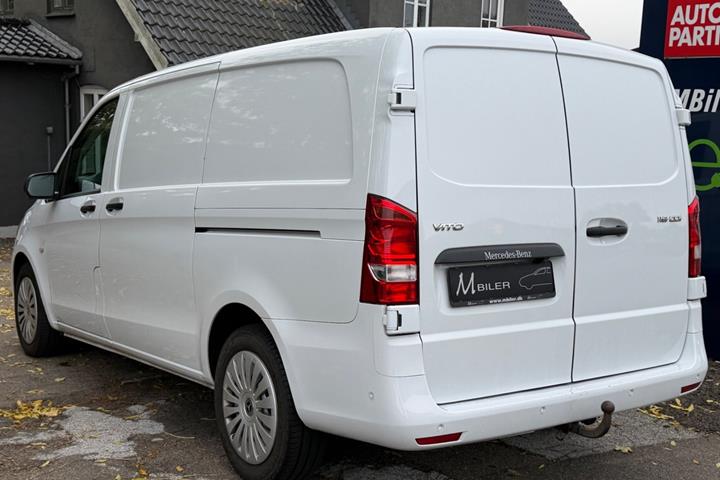 Hvid Mercedes Vito 119 fra 2021