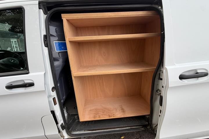Hvid Mercedes Vito 119 fra 2021