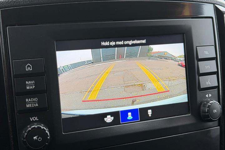 Hvid Mercedes Vito 119 fra 2021