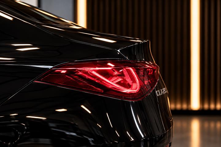 Sort Mercedes CLA250+ fra 2026