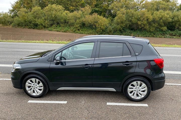 Sort Suzuki S-Cross fra 2016