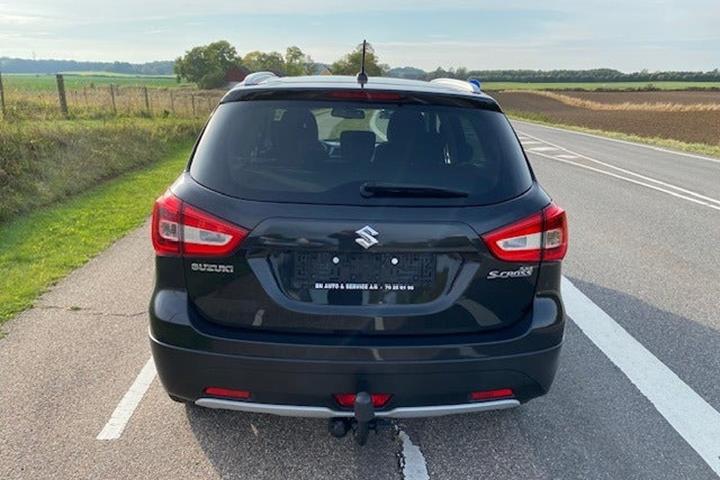Sort Suzuki S-Cross fra 2016