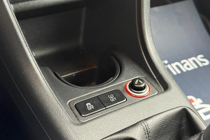 Hvid VW UP! fra 2018