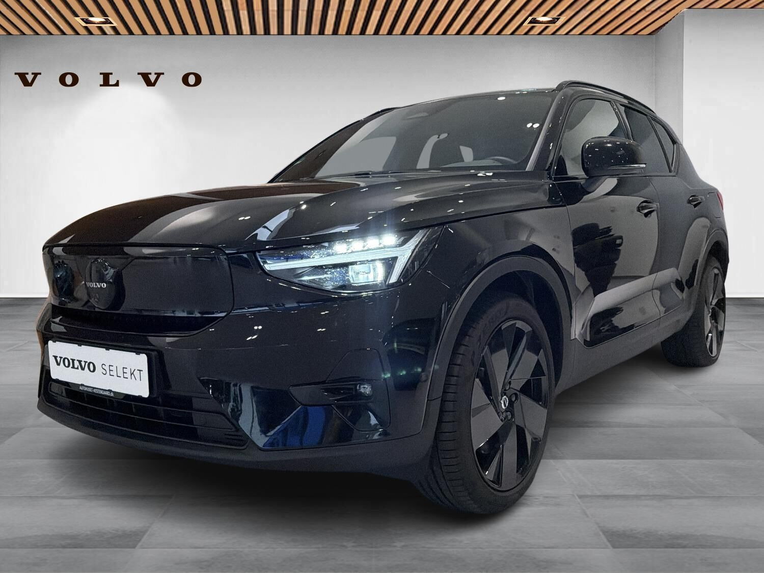 Volvo EX40 Extended Range Black Edition Excess