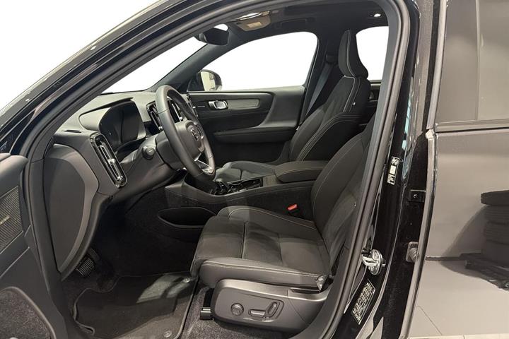 Sort Volvo EX40 fra 2026