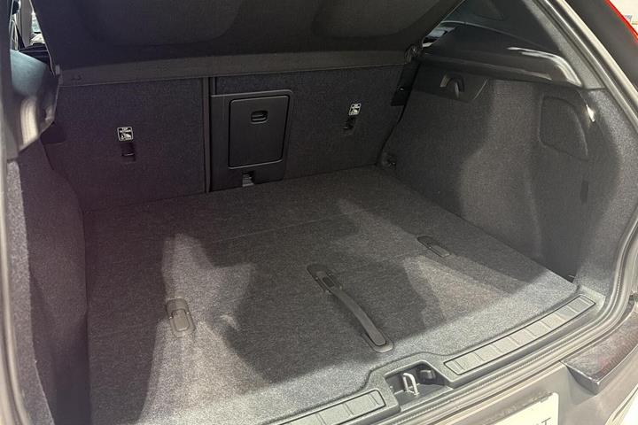 Sort Volvo EX40 fra 2026