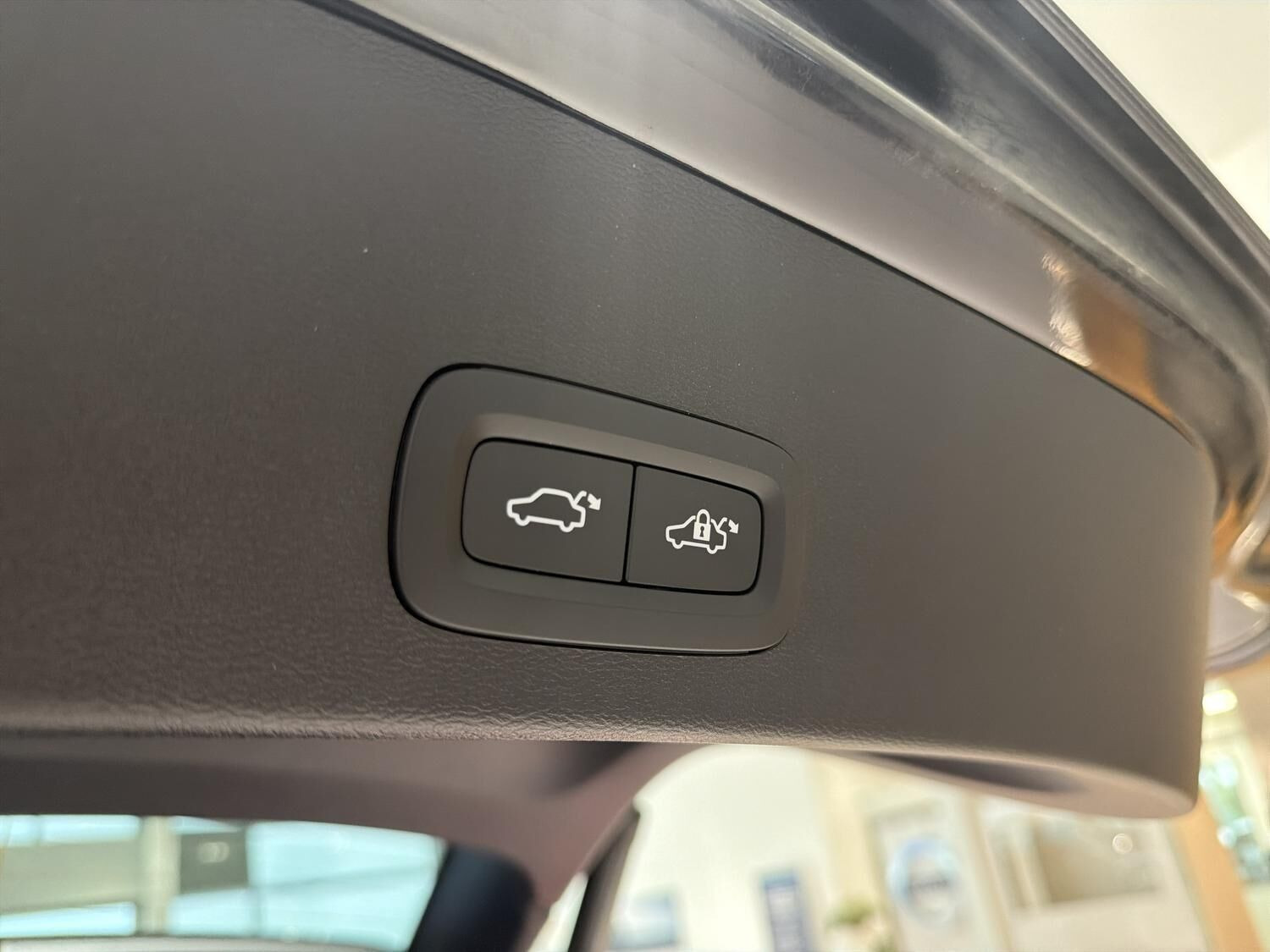Sort Volvo EX40 fra 2026