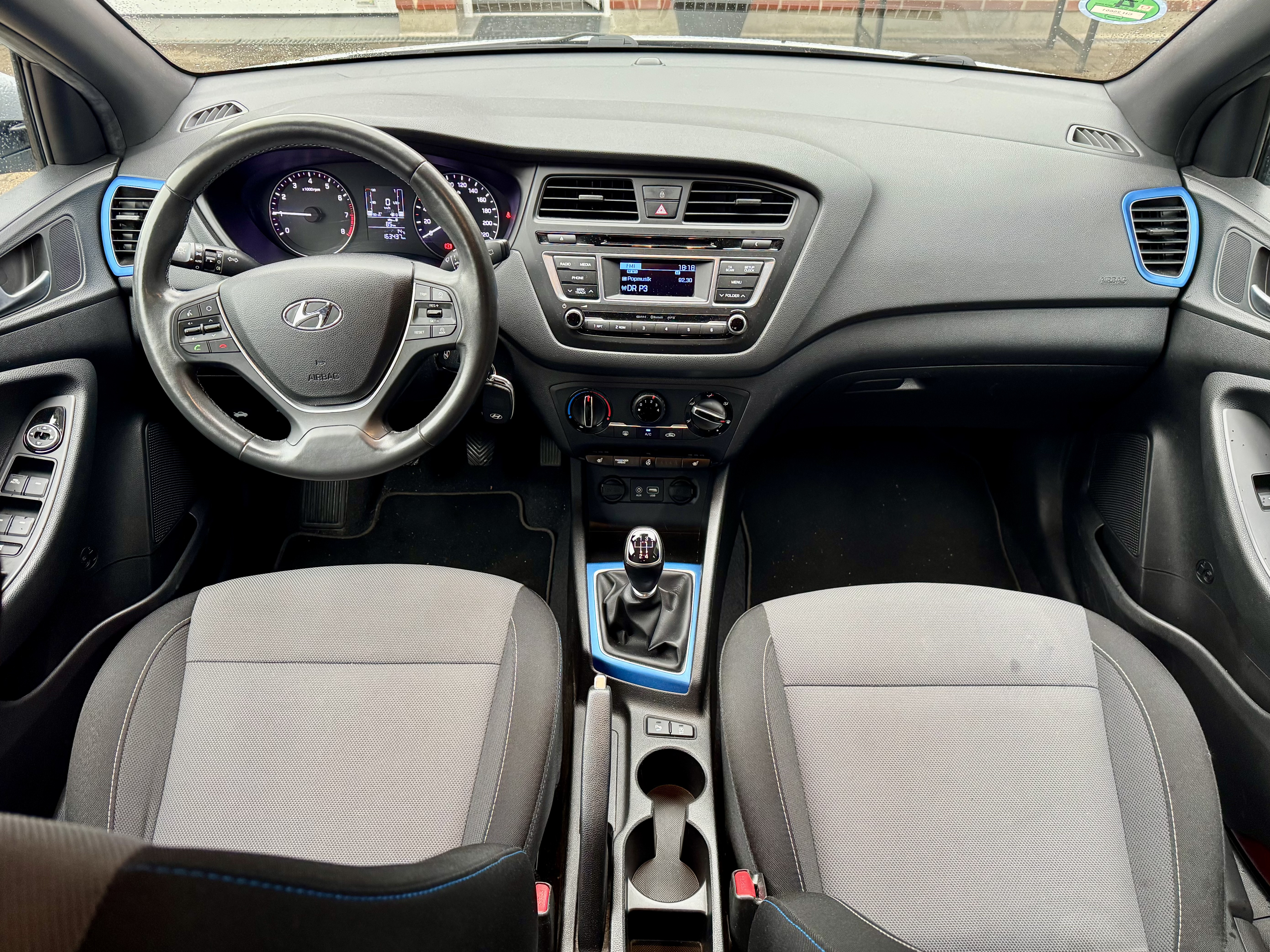 Grå Hyundai i20 fra 2017