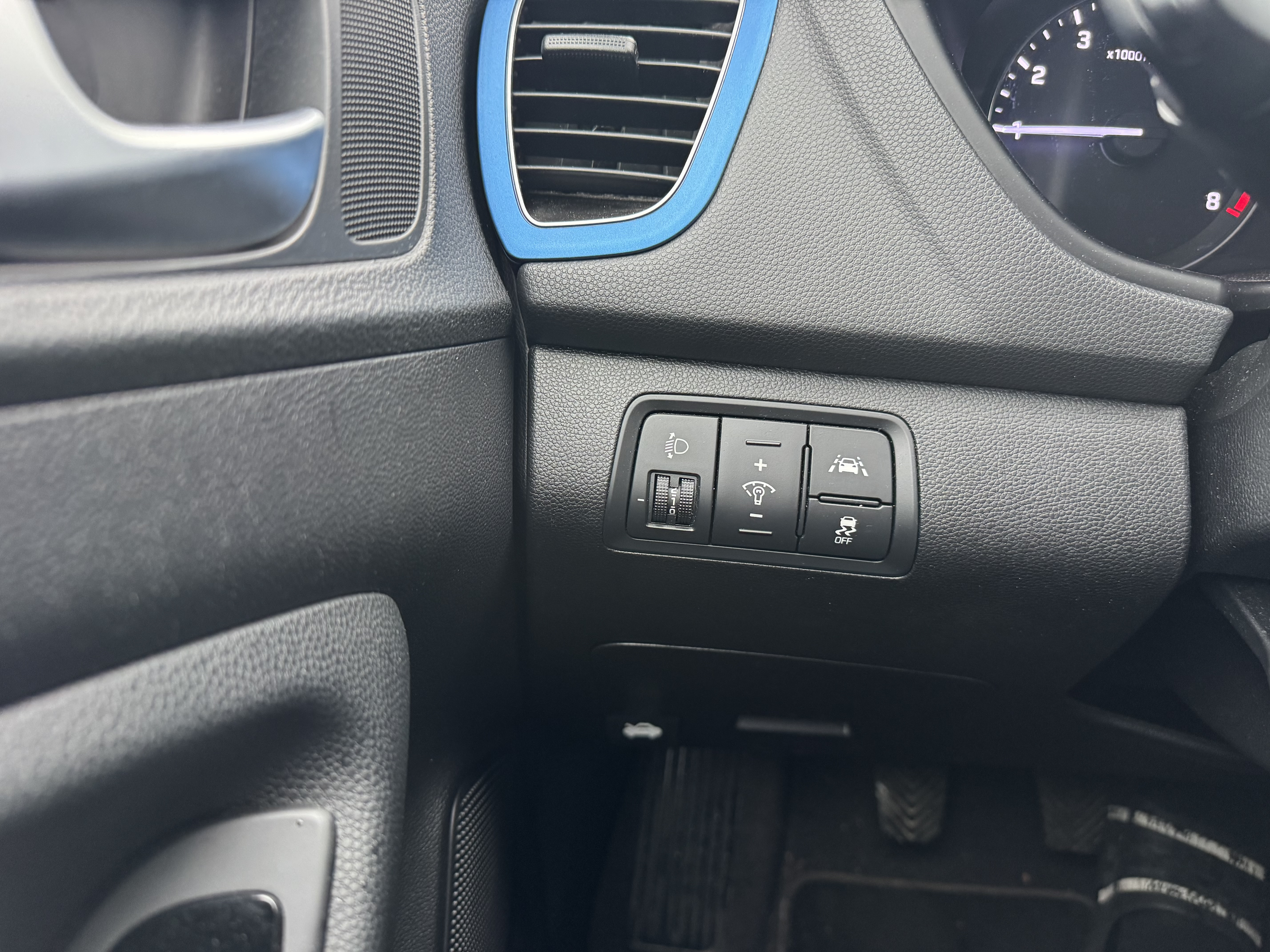 Grå Hyundai i20 fra 2017