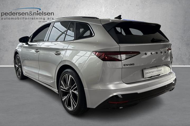 Sølv Skoda Enyaq fra 2023