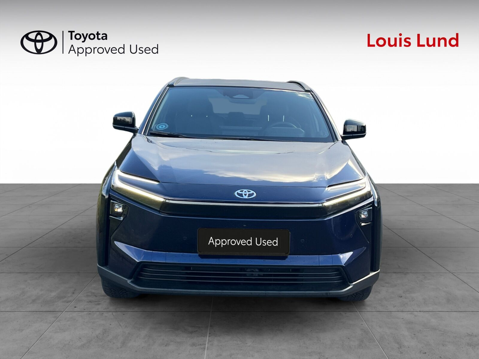 Blå Toyota BZ4X fra 2026