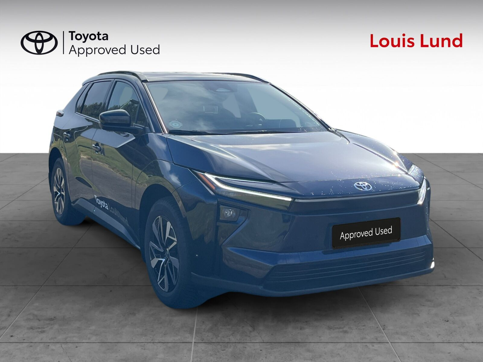 Blå Toyota BZ4X fra 2026