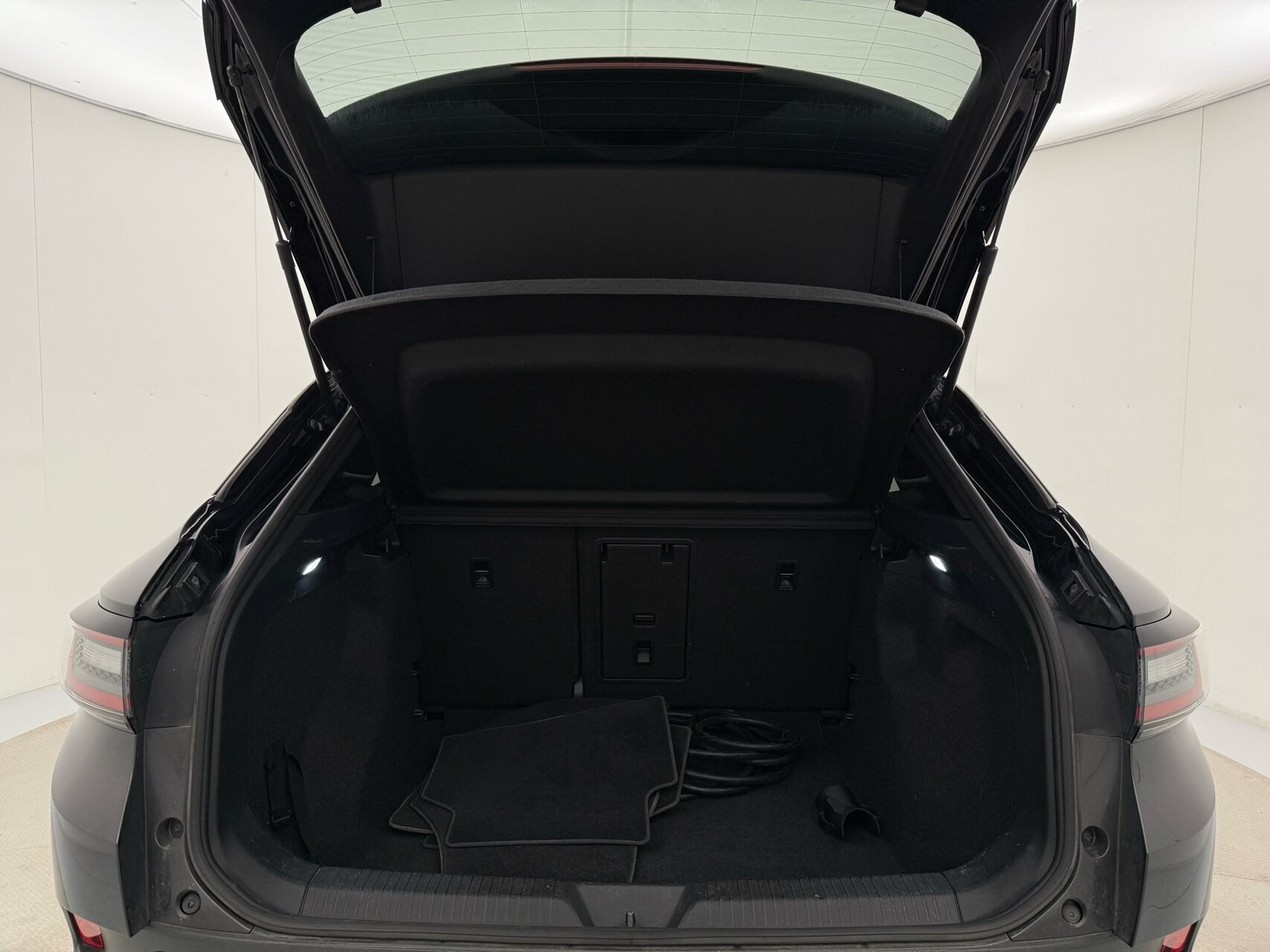 Grå VW ID.4 fra 2021