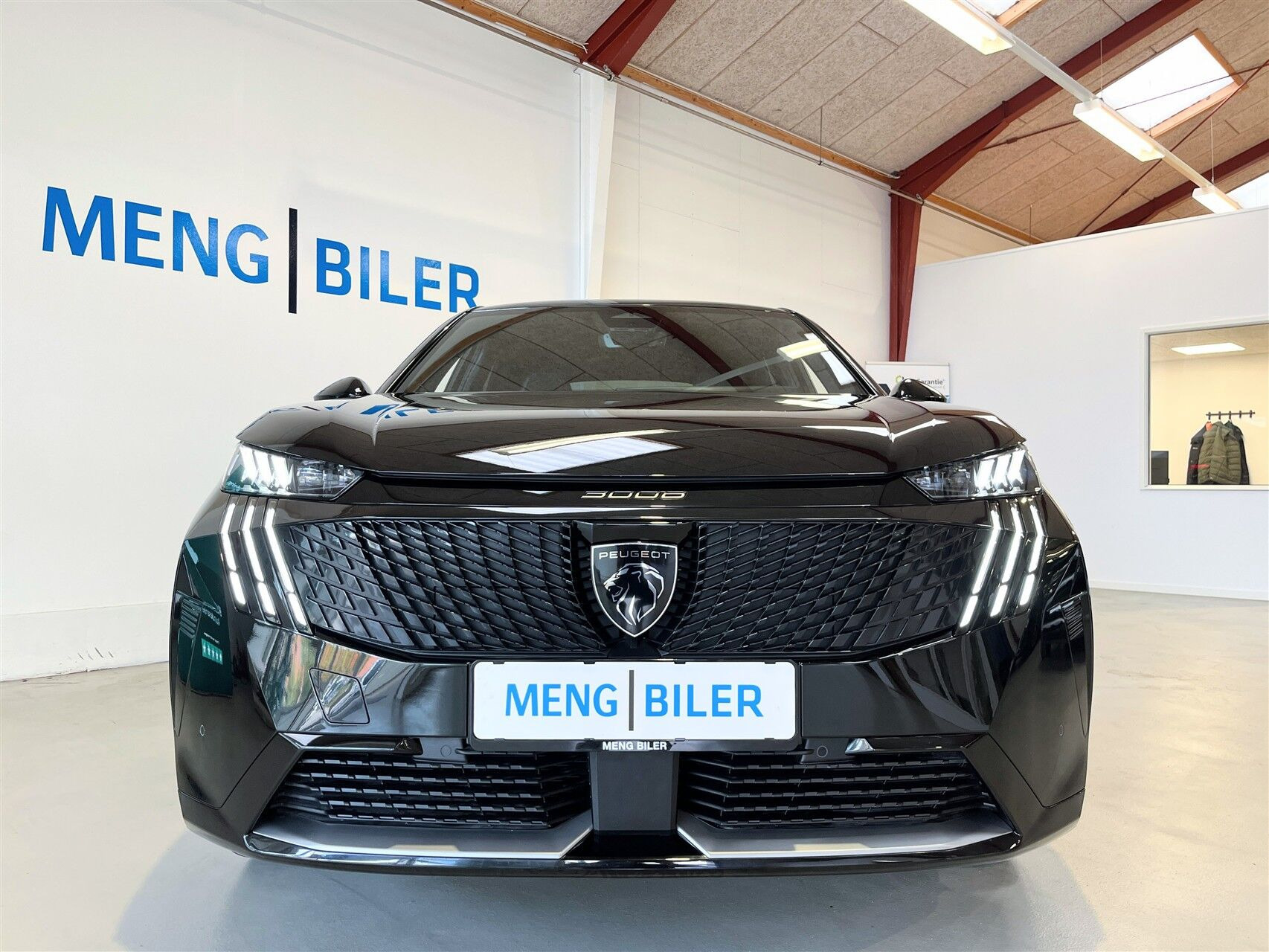 Sort Peugeot e-3008 fra 2024