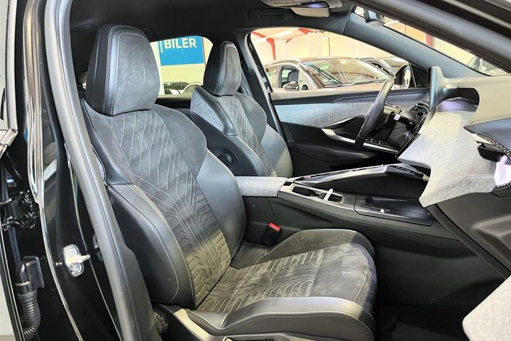 Sort Peugeot e-3008 fra 2024