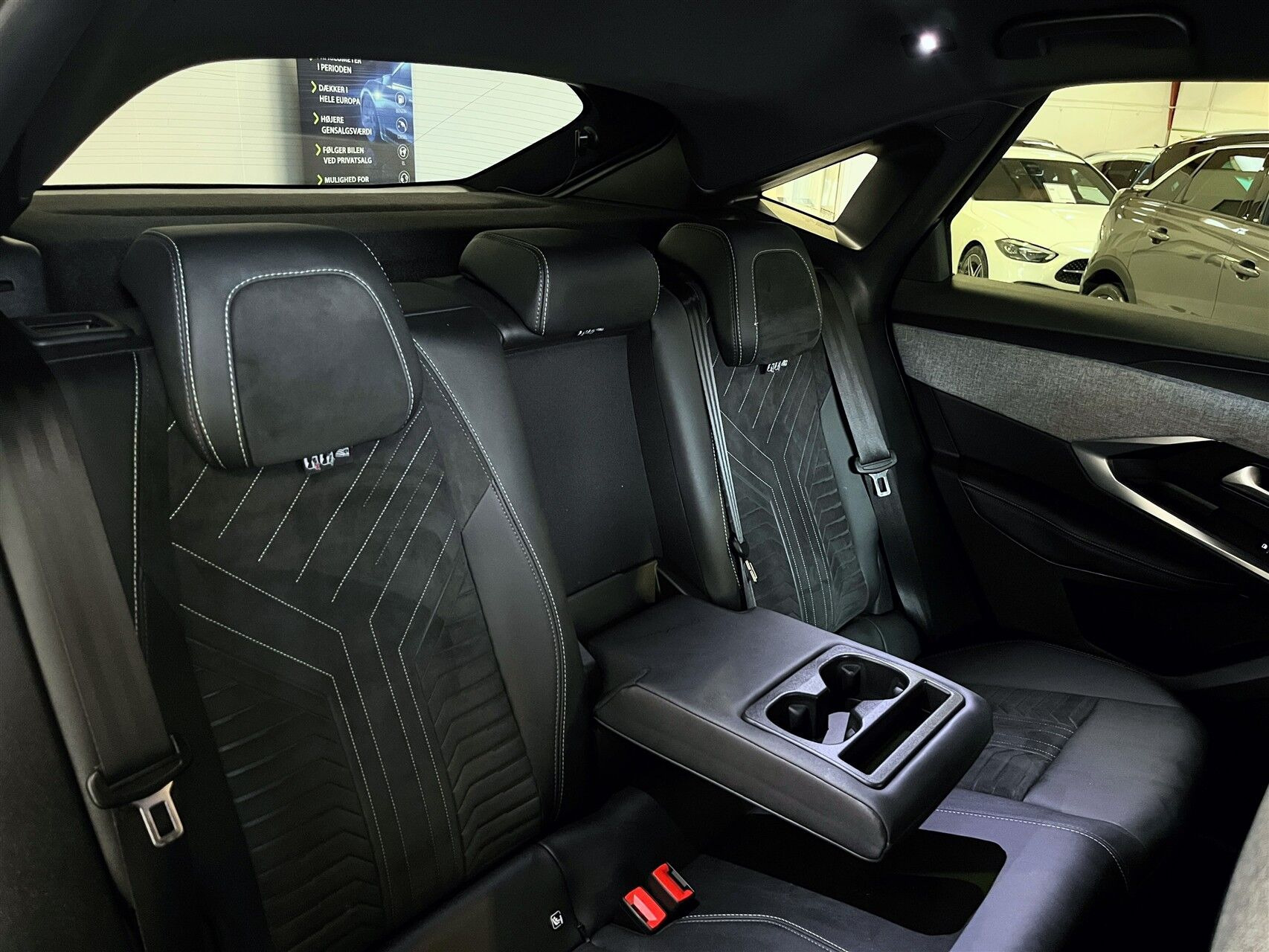 Sort Peugeot e-3008 fra 2024