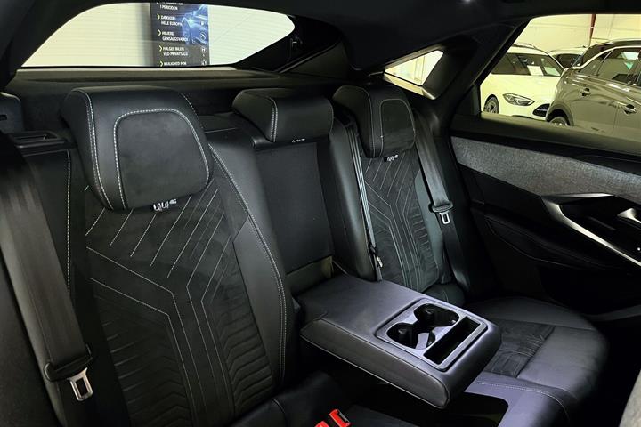 Sort Peugeot e-3008 fra 2024