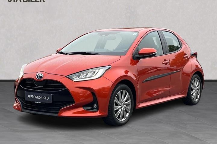 Bronze Toyota Yaris fra 2023