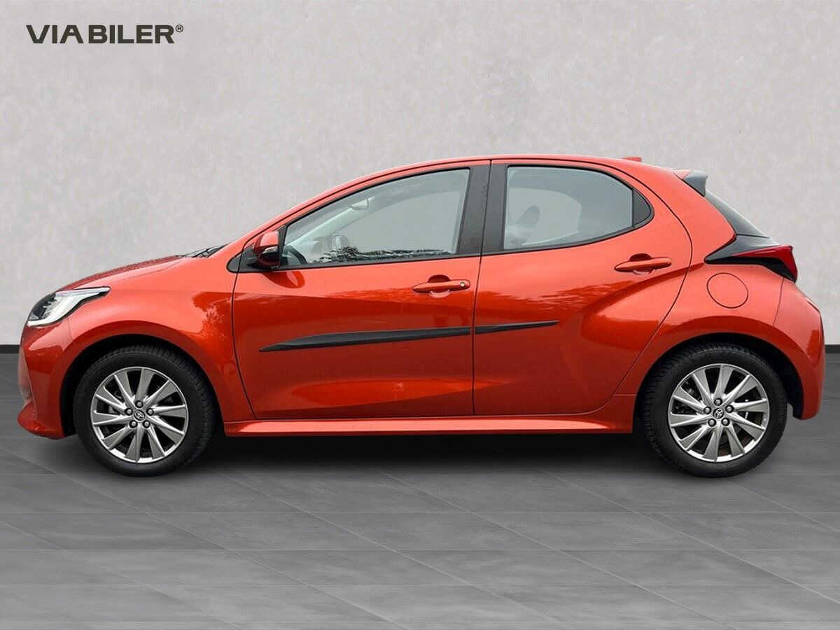 Bronze Toyota Yaris fra 2023