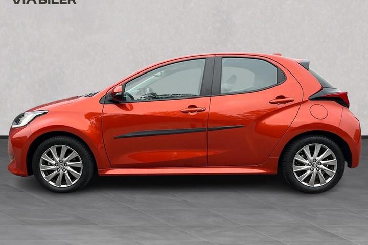 Bronze Toyota Yaris fra 2023