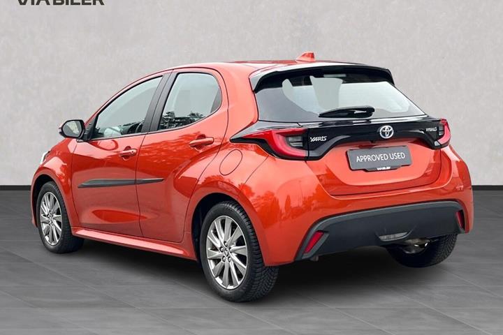 Bronze Toyota Yaris fra 2023