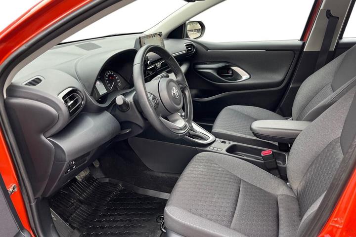 Bronze Toyota Yaris fra 2023
