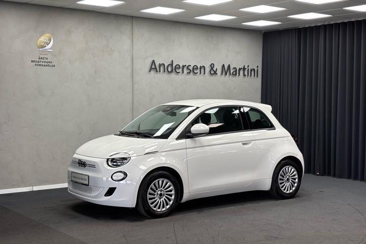 Hvid Fiat 500e fra 2023