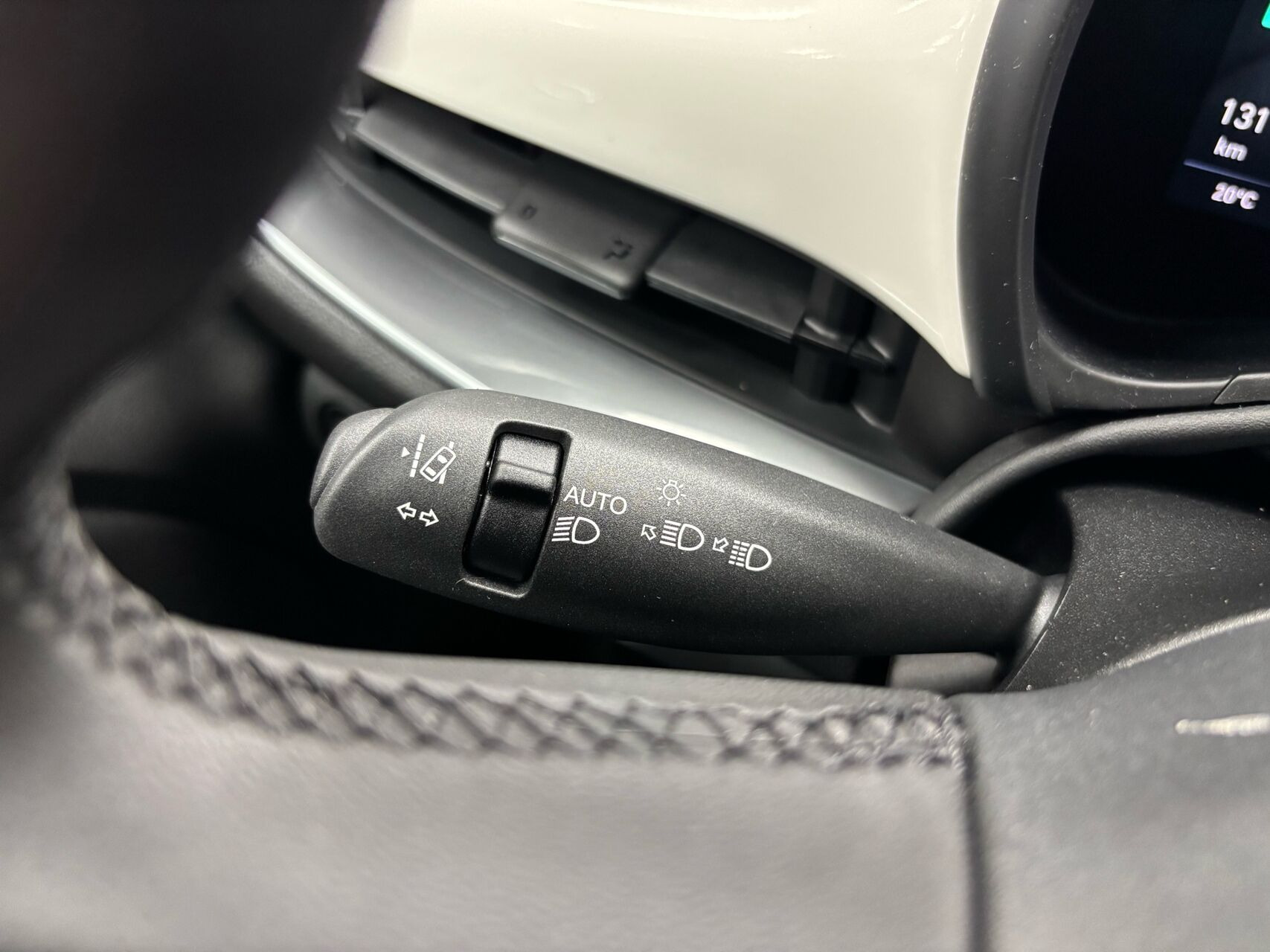 Hvid Fiat 500e fra 2023