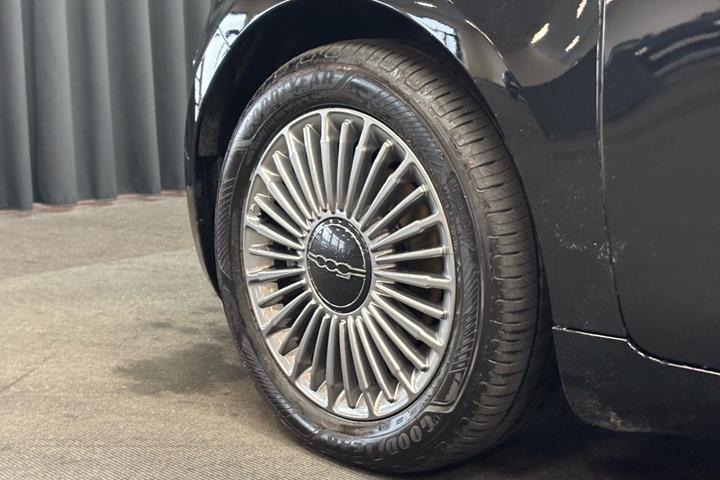 Sort Fiat 500e fra 2023