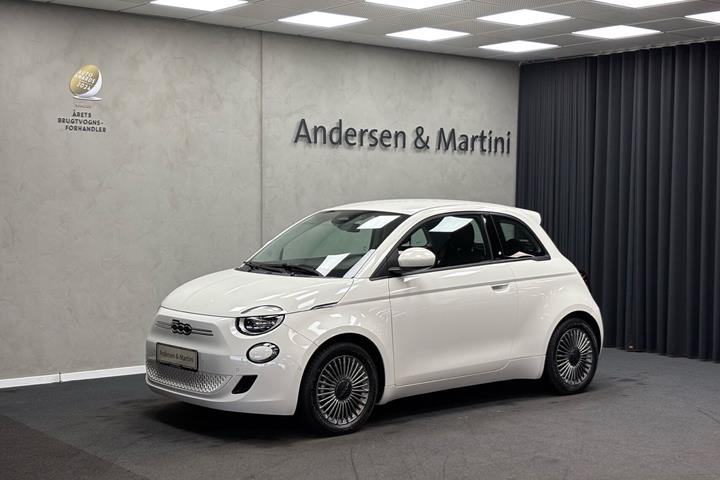 Hvid Fiat 500e fra 2023