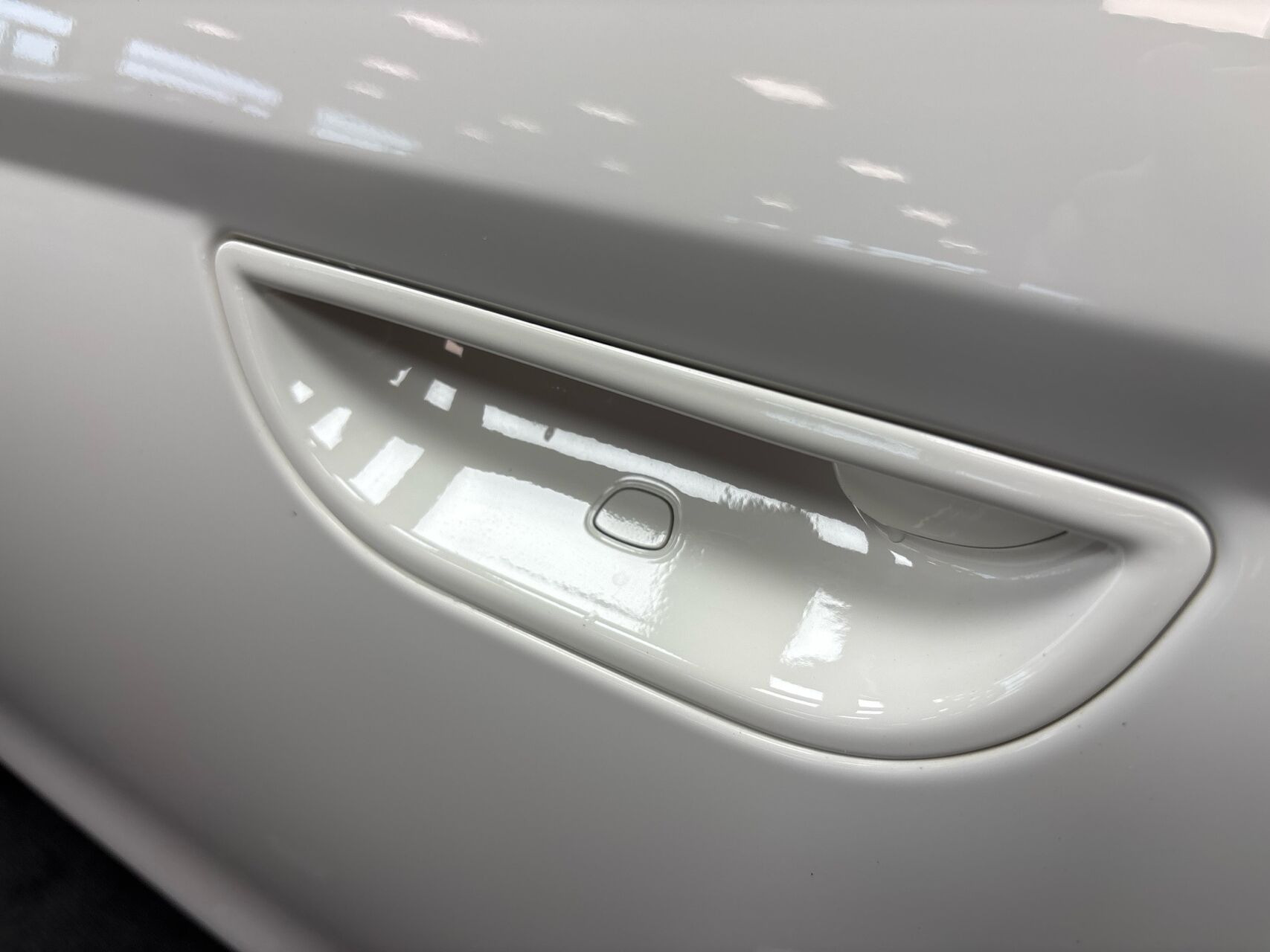 Hvid Fiat 500e fra 2023