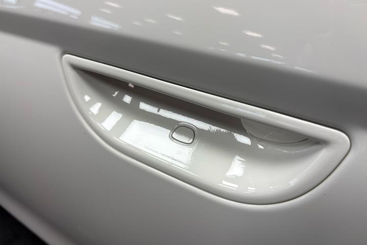 Hvid Fiat 500e fra 2023